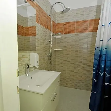 Ostello Oasis *