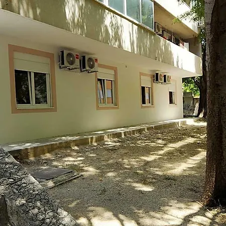 Ostello Oasis *